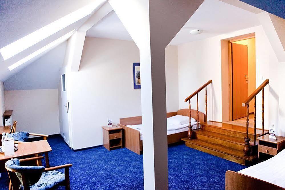 Hotel Piemont パビャニツェ エクステリア 写真